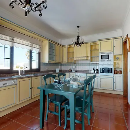 Сasa de vacaciones Casa Lela, Fantastico Alojamiento Con Jardines Y Zona De Barbacoa