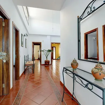 Casa Lela, Fantastico Alojamiento Con Jardines Y Zona De Barbacoa * Teguise (Lanzarote)